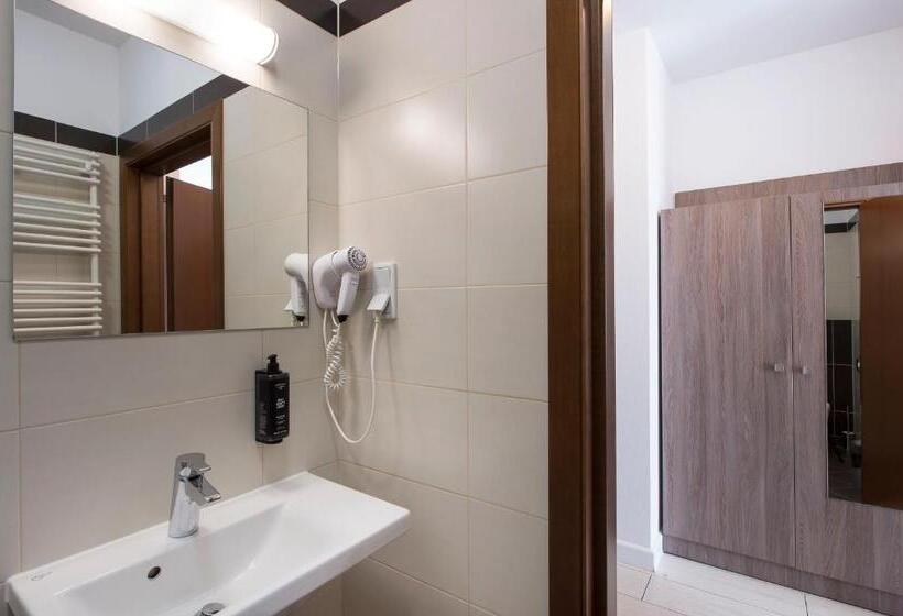 פנסיון Marisol