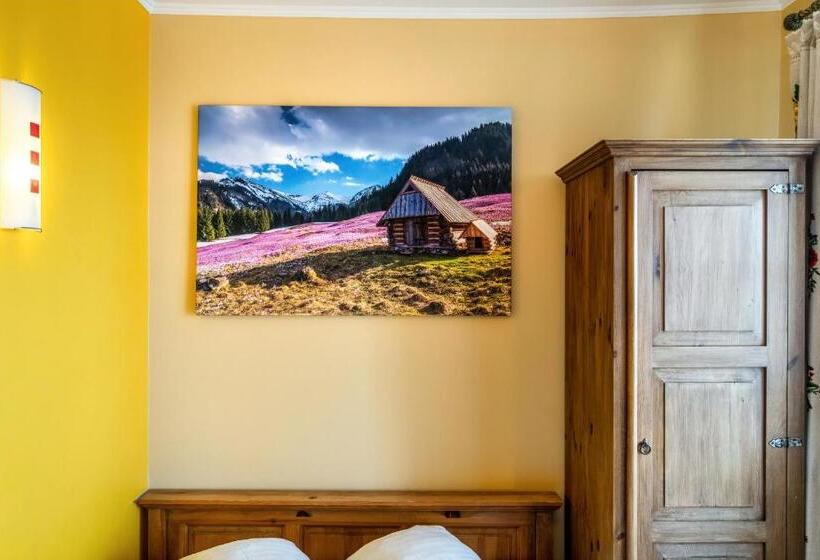 פנסיון Willa Paula