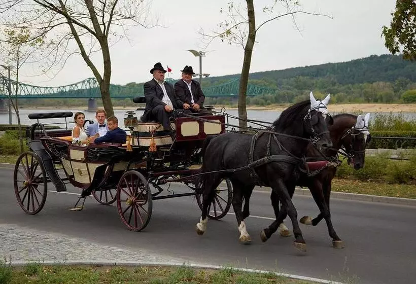 Pensjonat I Klub Jeździecki Michelin