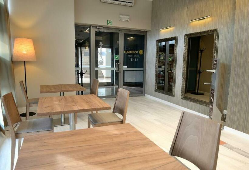 Quest Hotel   Dawniej Hotel Planeta