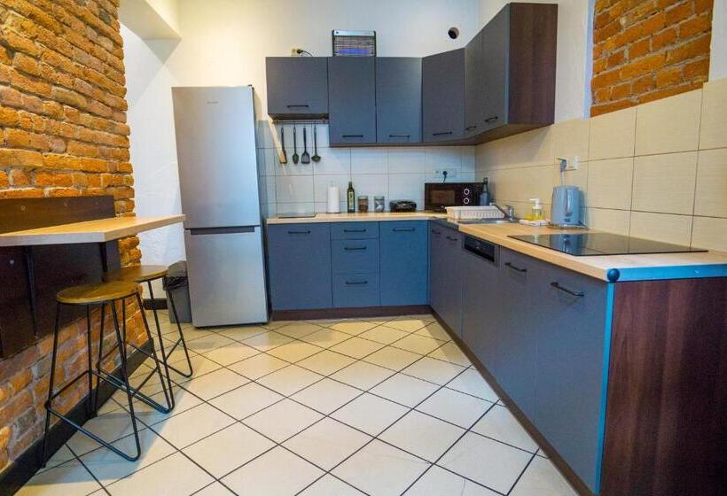 호스텔 Noclegi Orla 6