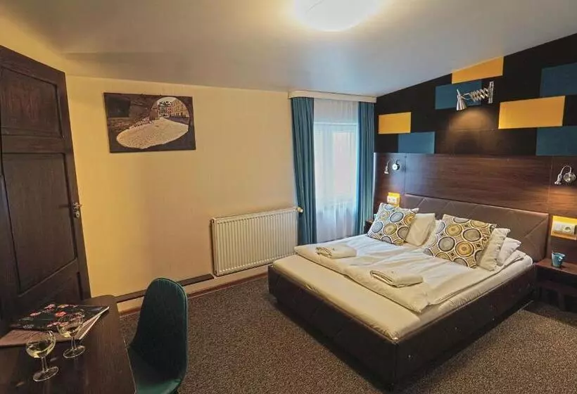 هاستل Noclegi Orla 6