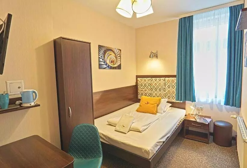 هاستل Noclegi Orla 6