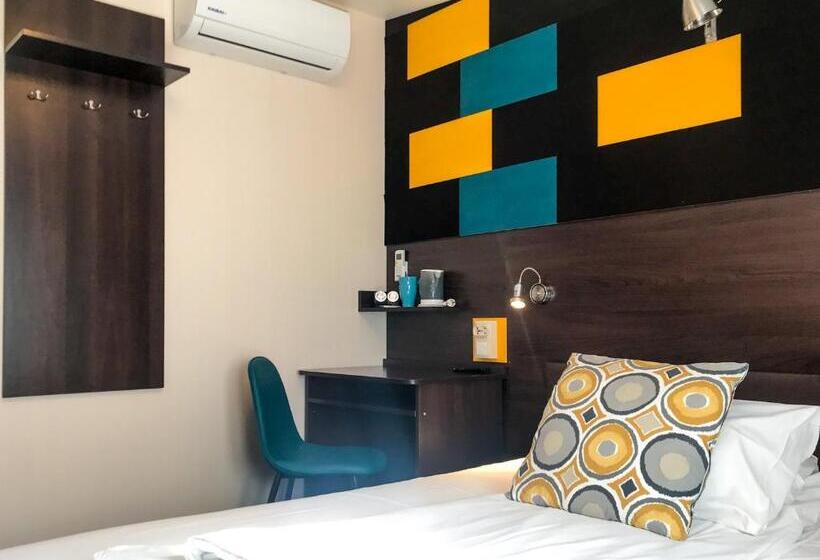 호스텔 Noclegi Orla 6