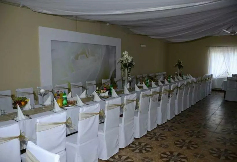 Retkeilymaja Restauracja Pod Kogutem