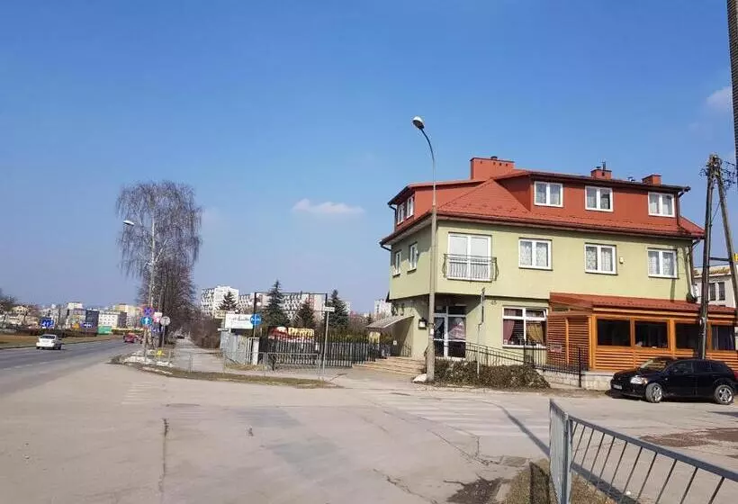 Retkeilymaja Roadway