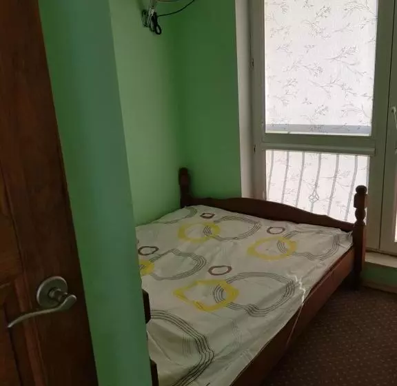 Retkeilymaja Roadway