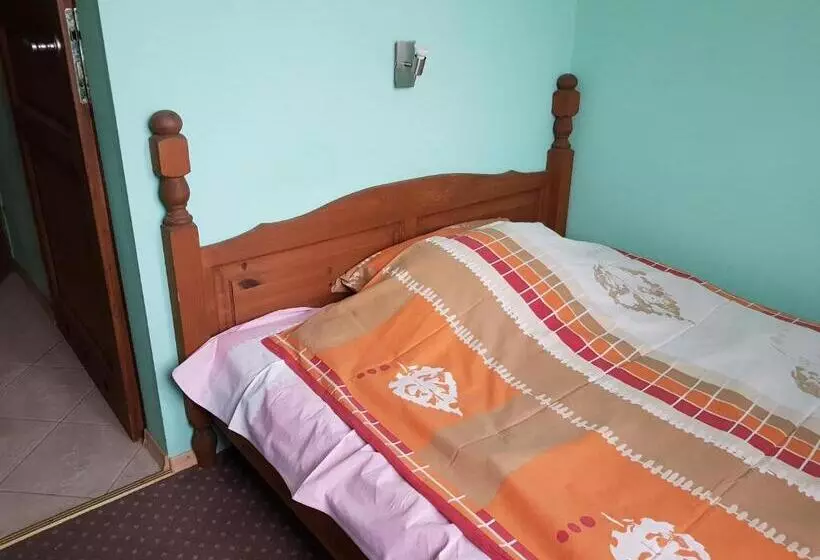 Retkeilymaja Roadway