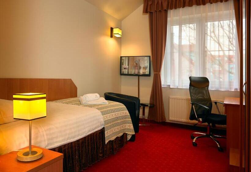 Aura Hotel & Restaurant & Sauna