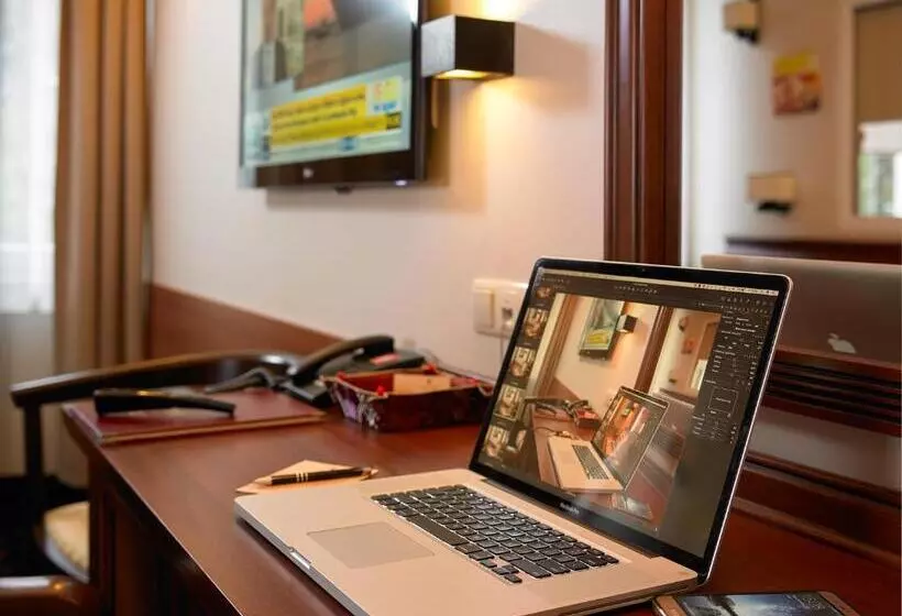 Aura   Hotel & Restaurant & Sauna