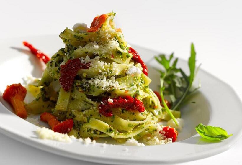 Aura Hotel & Restaurant & Sauna