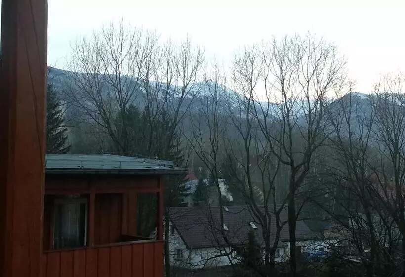 تختخواب و صبحانه Dom Wypoczynkowy Admirał