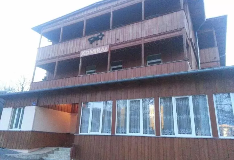 تختخواب و صبحانه Dom Wypoczynkowy Admirał