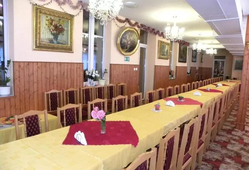 تختخواب و صبحانه Dom Wypoczynkowy Admirał