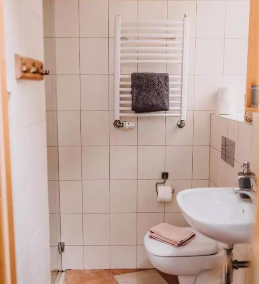 Aamiaismajoitus (B&B) Villa Hubertus