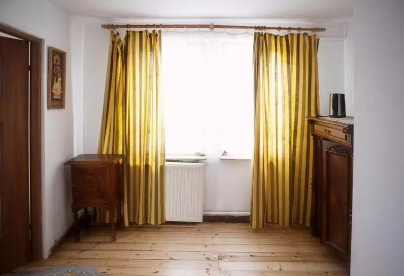 Aamiaismajoitus (B&B) Villa Navigator