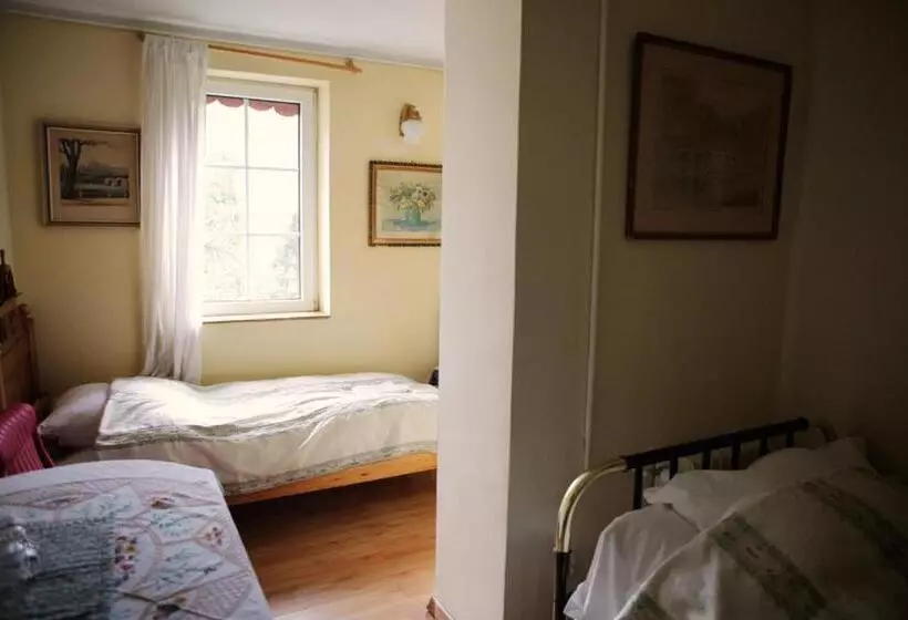 Aamiaismajoitus (B&B) Villa Navigator