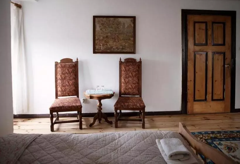 Aamiaismajoitus (B&B) Villa Navigator