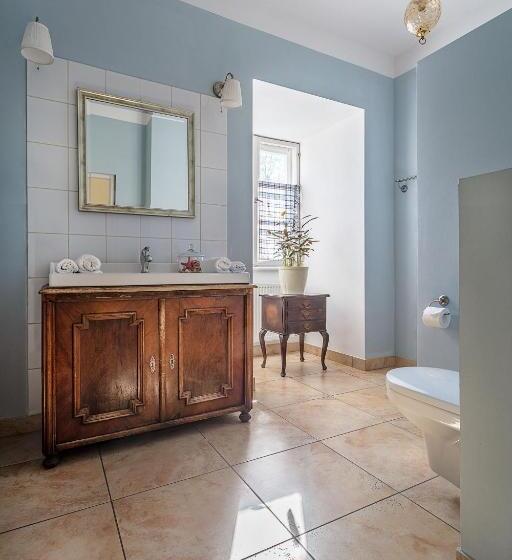 민박 Willa Ludwinia