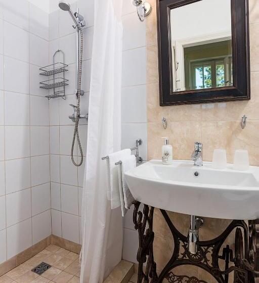 민박 Willa Ludwinia