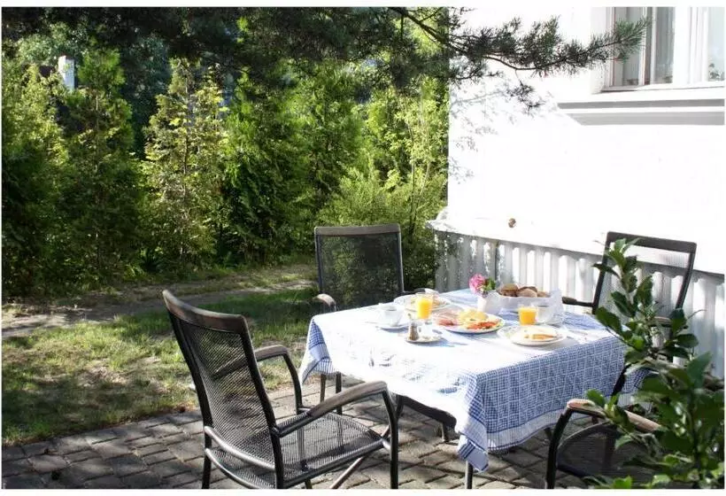 تختخواب و صبحانه Willa Ludwinia