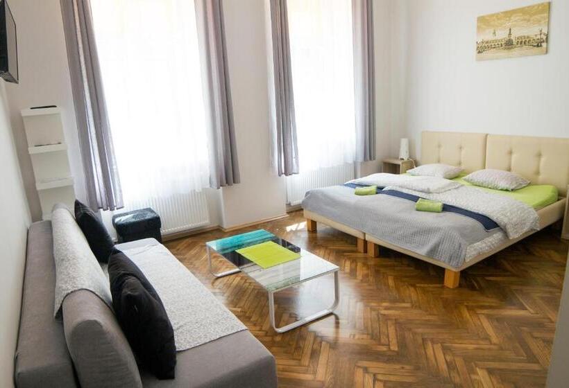 Dream Hostel & Apartments