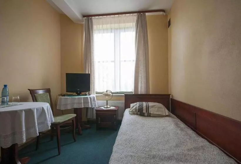 Hotelli Restauracja Pod Parowozem