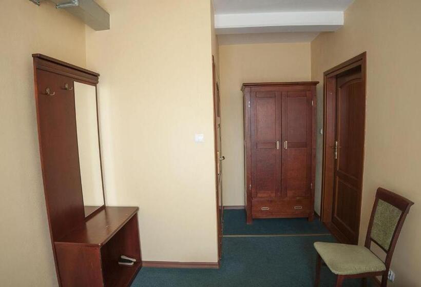 호텔 Restauracja Pod Parowozem