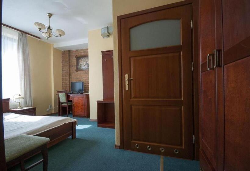 호텔 Restauracja Pod Parowozem