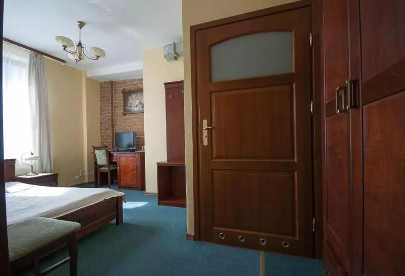 Hotelli Restauracja Pod Parowozem