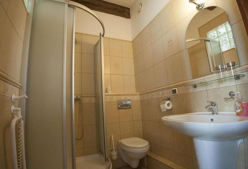 호텔 Restauracja Pod Parowozem