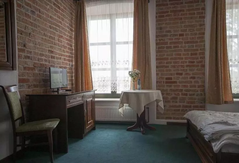 Hotelli Restauracja Pod Parowozem