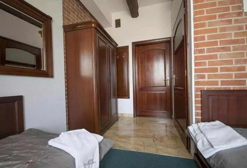 Hotelli Restauracja Pod Parowozem