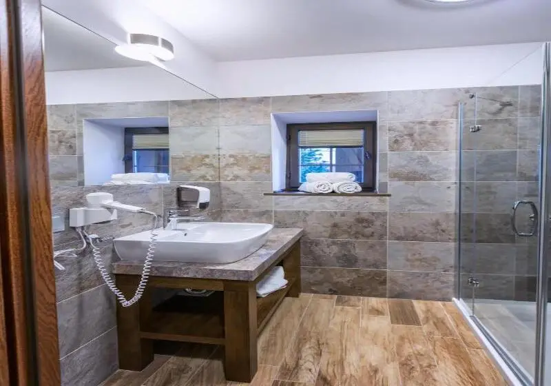 ホテル & Spa  Kasztel Uniejów