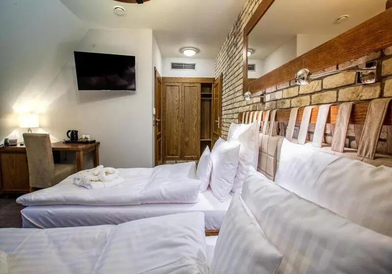 ホテル & Spa  Kasztel Uniejów