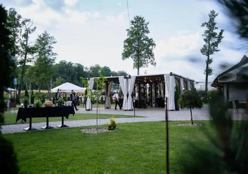 ホテル & Spa  Kasztel Uniejów