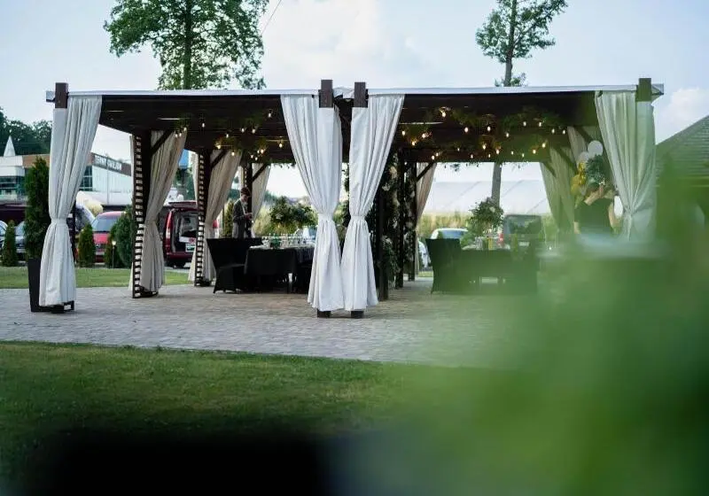 ホテル & Spa  Kasztel Uniejów