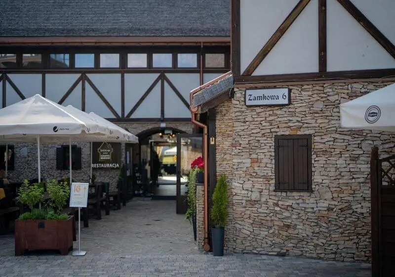 ホテル & Spa  Kasztel Uniejów