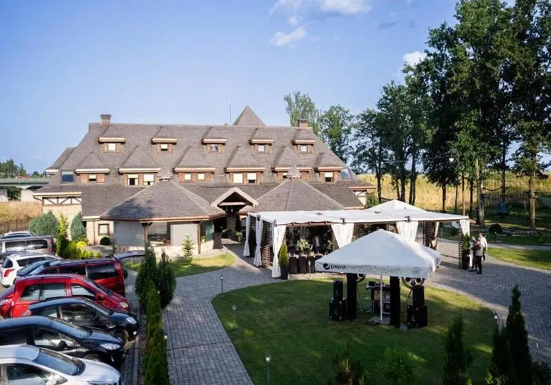 ホテル & Spa  Kasztel Uniejów
