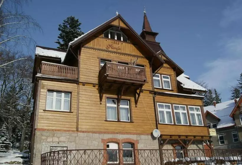 ペンション Willa Nimfa   Pokoje I Apartamenty W Centrum