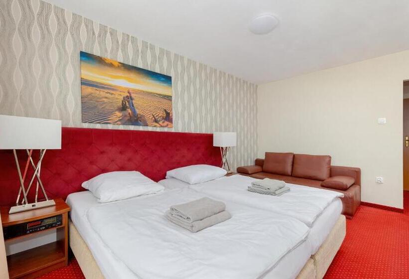 리조트 Gryf Ośrodek Międzywodzie