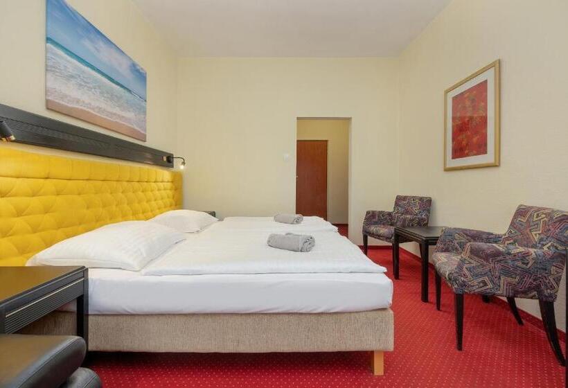 리조트 Gryf Ośrodek Międzywodzie