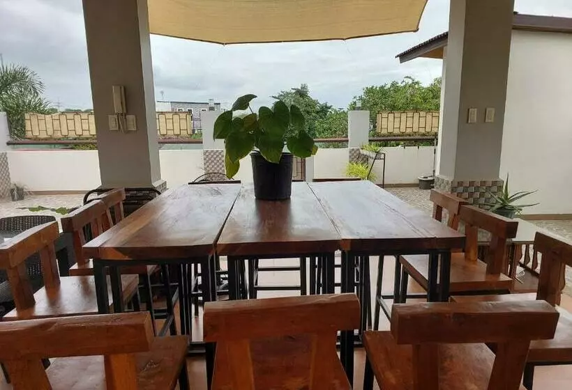 ユースホステル Apartelle Near Philippine Arena