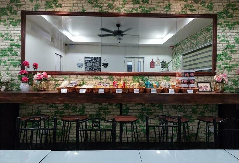 Общежитие Apartelle Near Philippine Arena