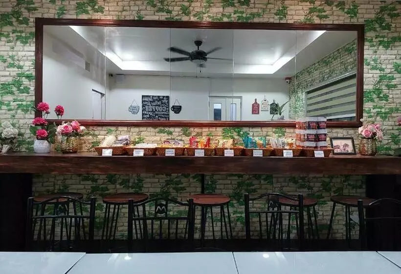 ユースホステル Apartelle Near Philippine Arena