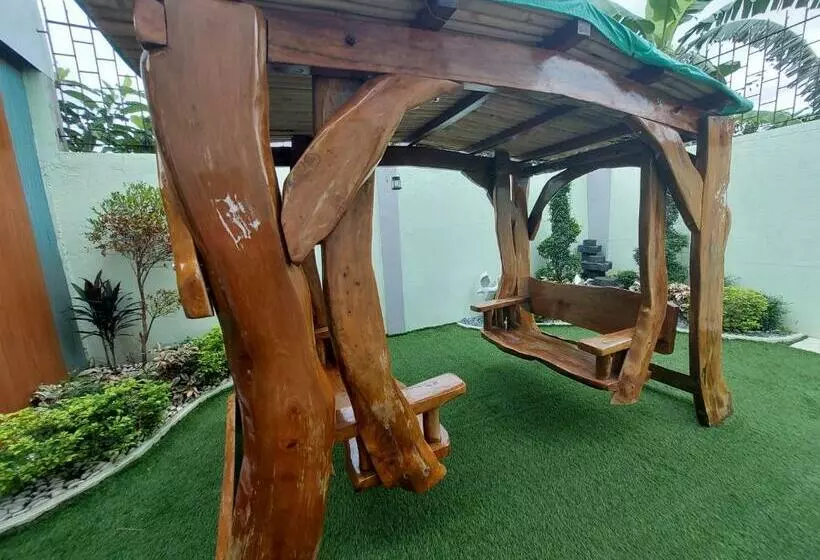 ユースホステル Apartelle Near Philippine Arena