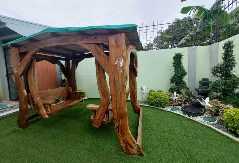 Общежитие Apartelle Near Philippine Arena