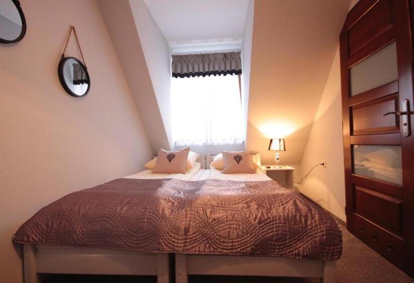 Aamiaismajoitus (B&B) Dom Wypoczynkowy U Czerników