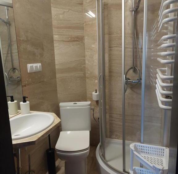 تختخواب و صبحانه Szara Willa