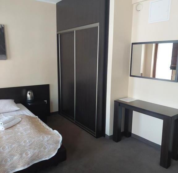 تختخواب و صبحانه Szara Willa